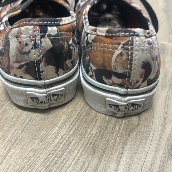 Vans ASPCA cat tennis shoes with laces. Size 8.5 - Picture 2 of 4